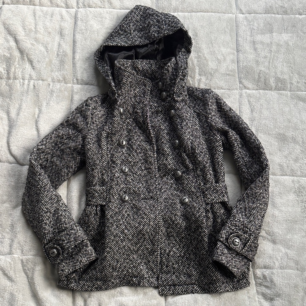 ⚠️Black and White Herringbone Coat⚠️